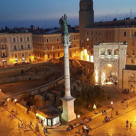 Palazzo Del Centro Panzió Lecce Kültér fotó