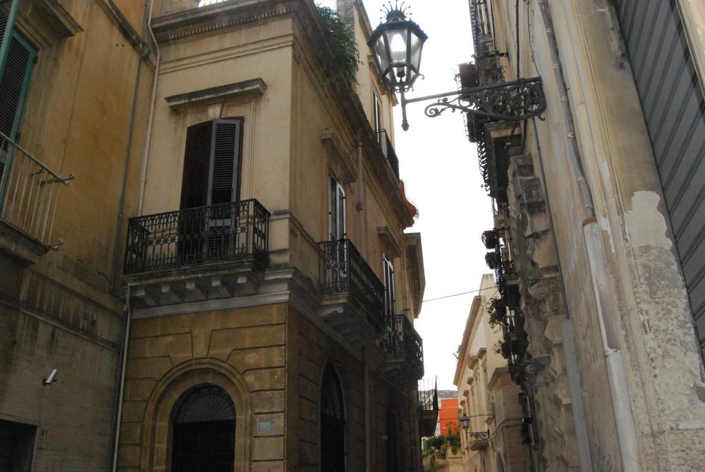 Palazzo Del Centro Panzió Lecce Kültér fotó