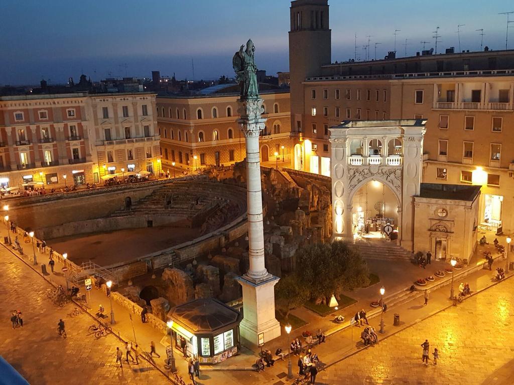 Palazzo Del Centro Panzió Lecce Kültér fotó