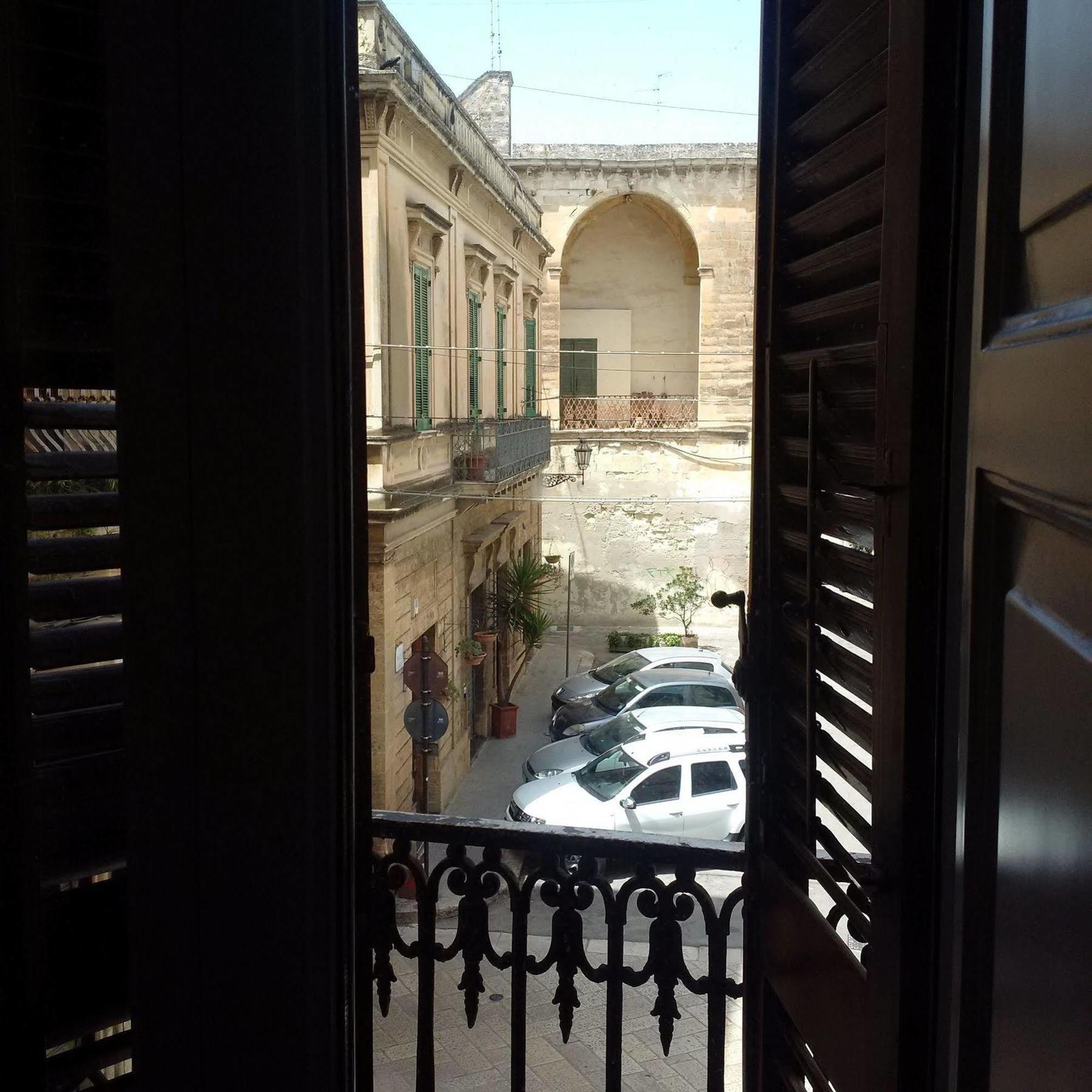 Palazzo Del Centro Panzió Lecce Kültér fotó